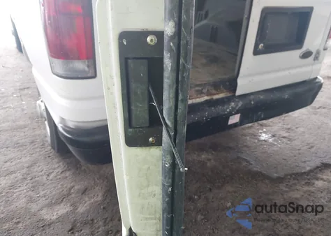 2004 Ford E-250 Commercial/Recreational z USA, uszkodzony, nr VIN 1FTNE24L74HA02018